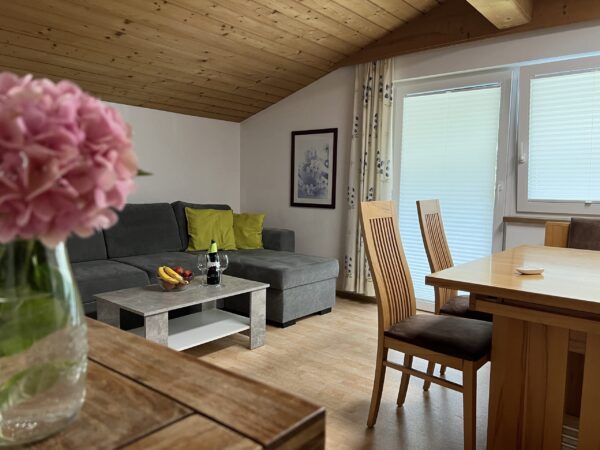 Haus Hofer - Wohnraum der Ferienwohnung in Bramberg am Wildkogel
